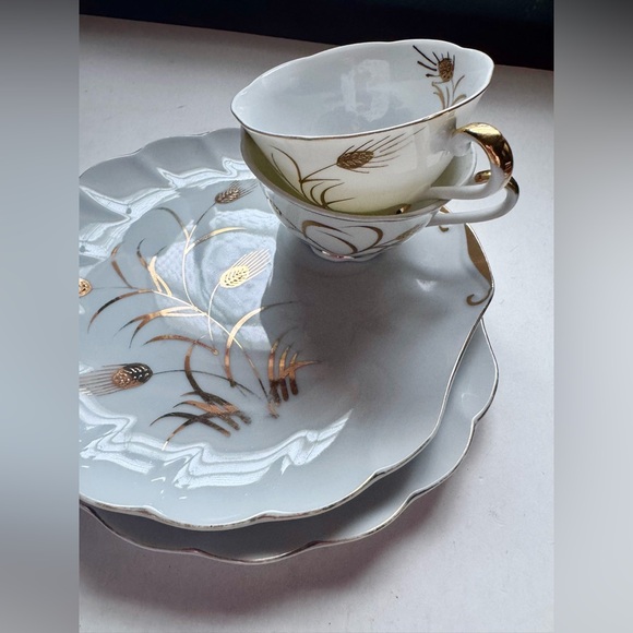 Vintage Pair of Lefton China Snack Plates and Teacups - Picture 8 of 8